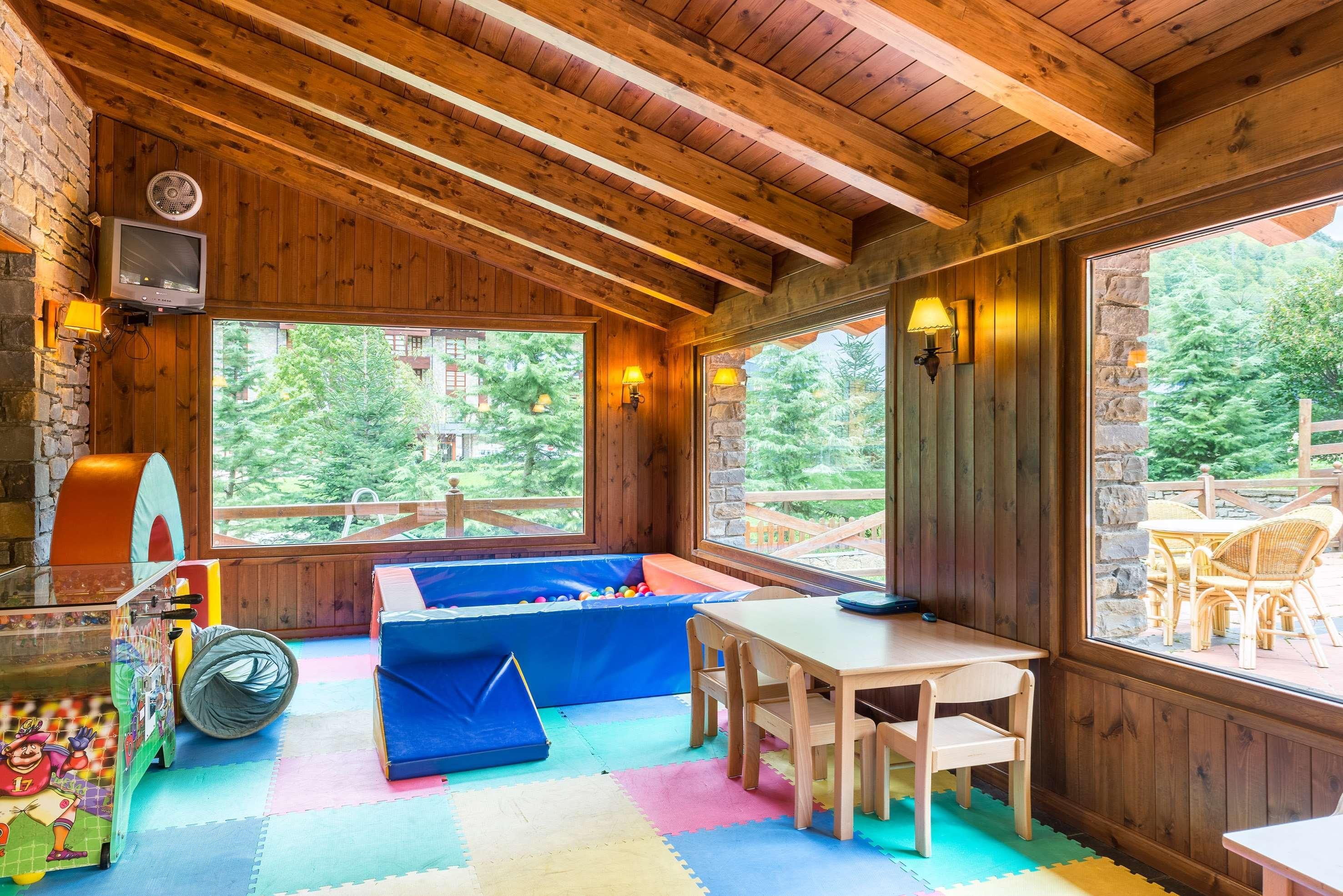 Hotel Vielha Val D'Aran, Affiliated By Melia Exterior photo