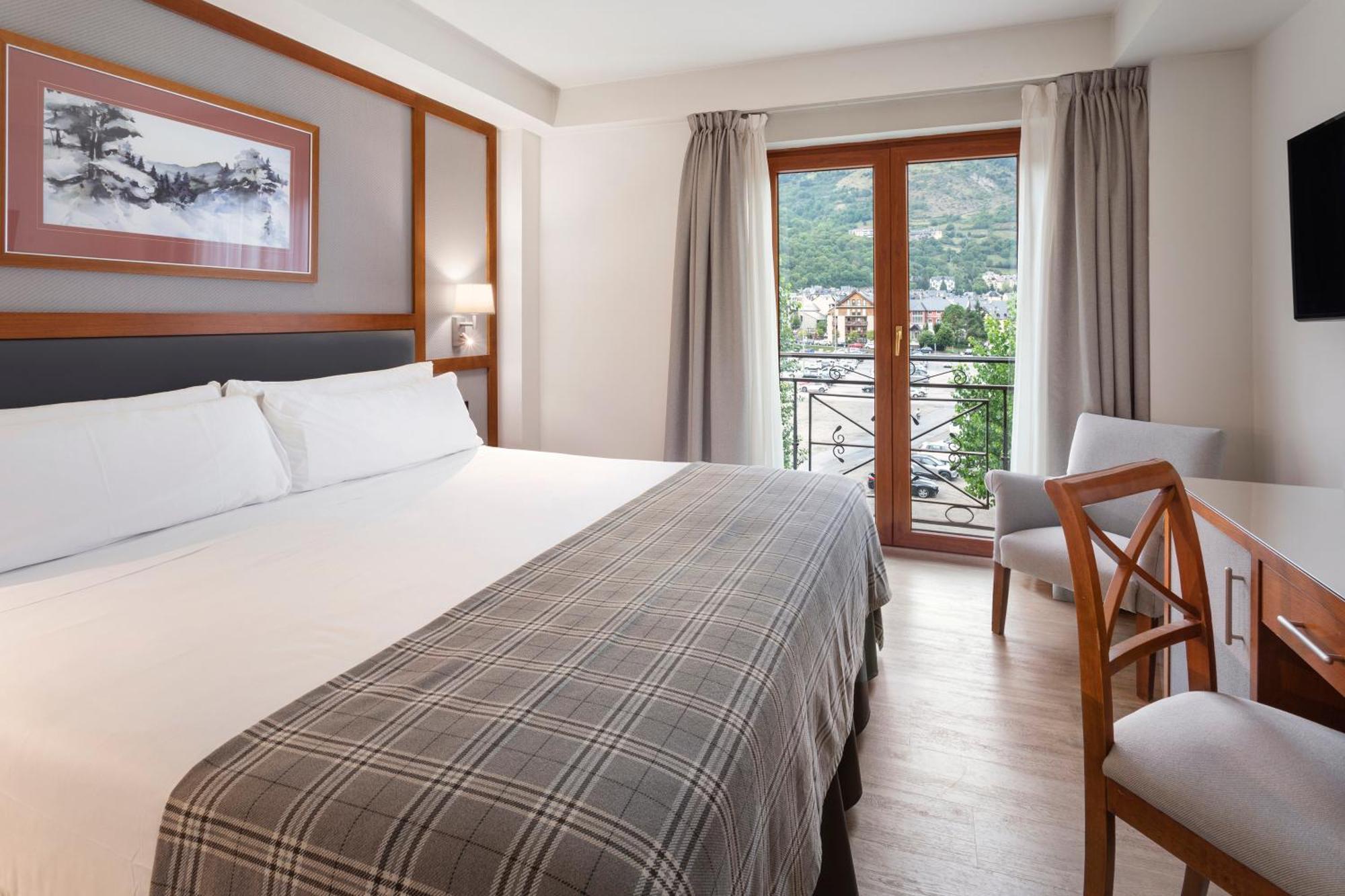 Hotel Vielha Val D'Aran, Affiliated By Melia Exterior photo